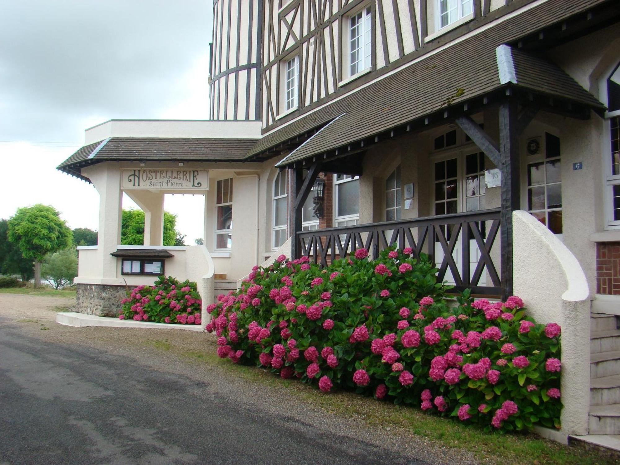 Hostellerie Saint Pierre Exterior foto